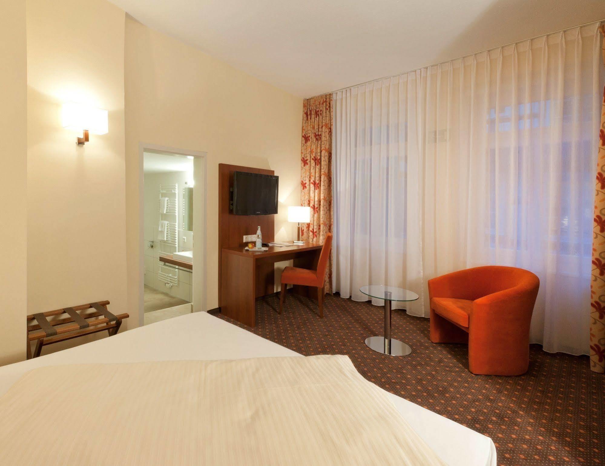 Stadt-Gut-Hotel Gasthof Goldener Adler Schwäbisch Hall Extérieur photo