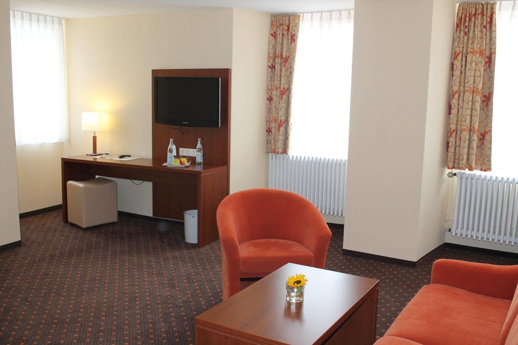 Stadt-Gut-Hotel Gasthof Goldener Adler Schwäbisch Hall Extérieur photo