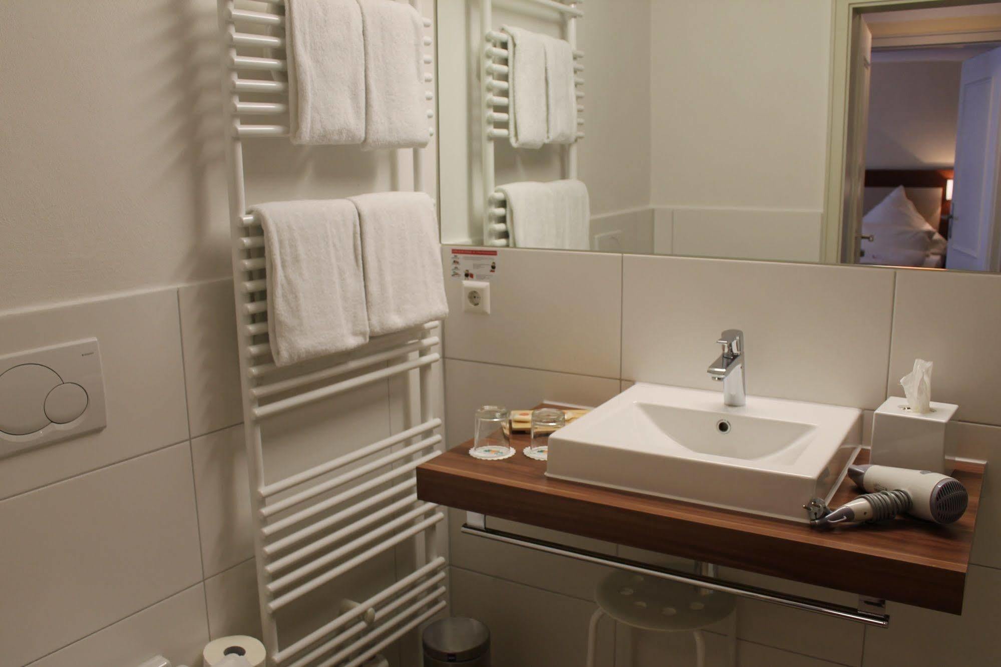 Stadt-Gut-Hotel Gasthof Goldener Adler Schwäbisch Hall Extérieur photo