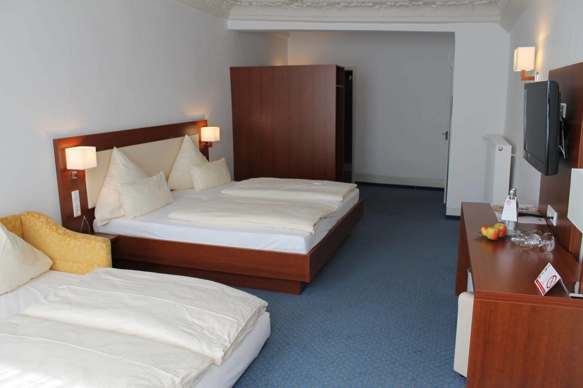 Stadt-Gut-Hotel Gasthof Goldener Adler Schwäbisch Hall Extérieur photo
